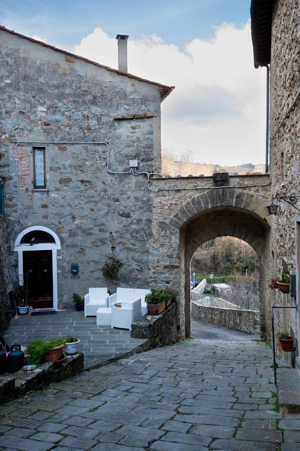La Casetta Nel Borgo Castelnuovo di Val di Cecina Bagian luar foto